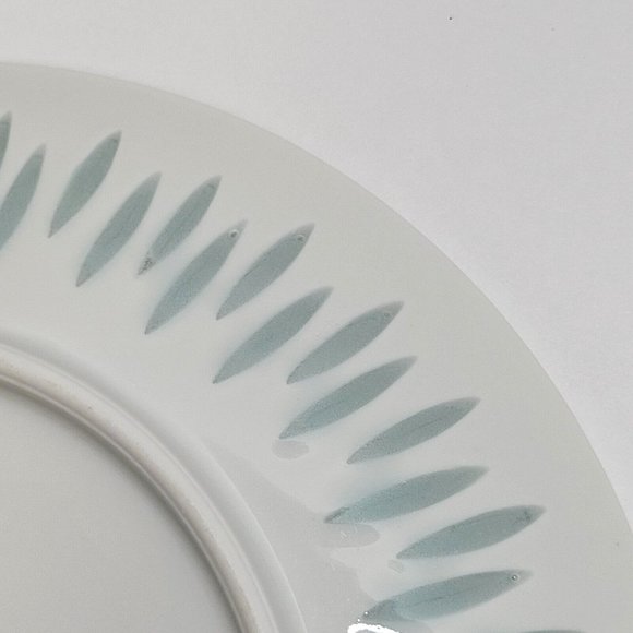 Lot of 2 Arabia of Finland 7 1/2" Salad Plates Vtg White Rice (Grains) Porcelain - Picture 4 of 5